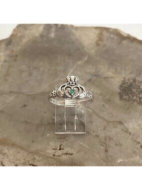 Sterling Silver 925 Dainty Emerald Claddagh Hands Band Ring Sz 7.5